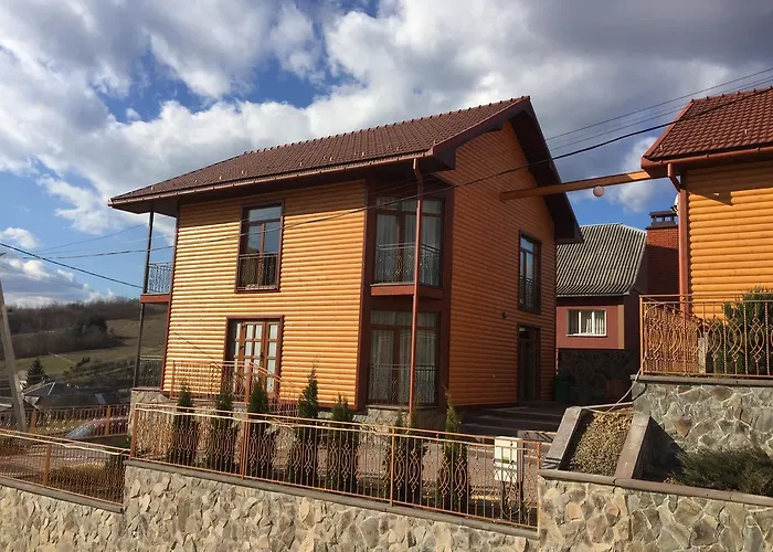 宾馆 Mini Solnce Karpat 波利亚纳